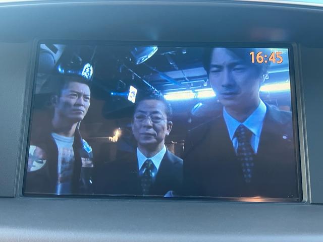 フーガハイブリッド VIPパッケージ 純正ナビ テレビ バックカメラ サイドカメラ プッシュスタート スマートキー 本革シート リアスポイラー パワーシート BOSSサウンド ETC 19インチアルミ ドラレコ(71枚目)