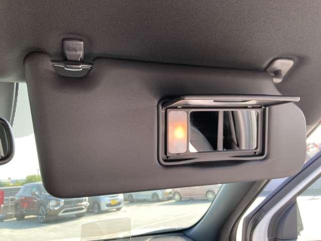 ブラックエディション ルーフレール レーンキープ DVD再生 スマートキー オートマチックハイビーム 禁煙車 衝突被害軽減システム シートヒーター メモリーナビ付 ワンオーナー アイドリングストップ パーキングアシスト(77枚目)