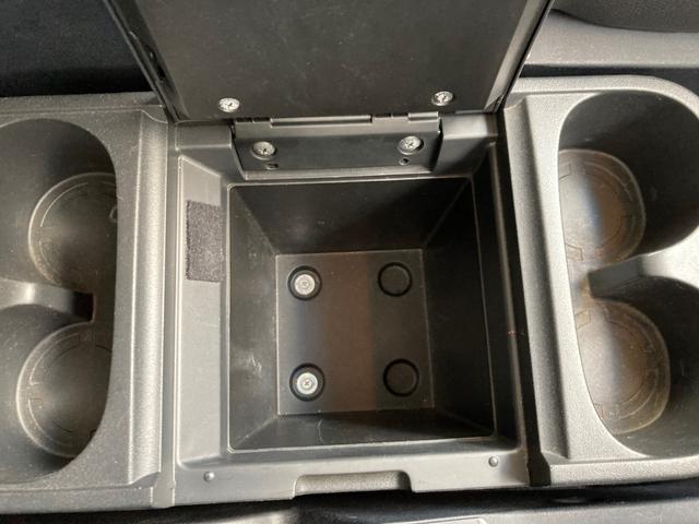 デリカＤ：５ シャモニー　アクティブクルーズコントロール　イモビ　Ｂモニター　サイドカメラ　ＥＴＣ　助手席エアバッグ　地デジＴＶ　４ＷＤ　シートＨ　パワーシート　キーフリー　寒冷地仕様車　ＤＶＤ再生　３列シート　オートエアコン（40枚目）