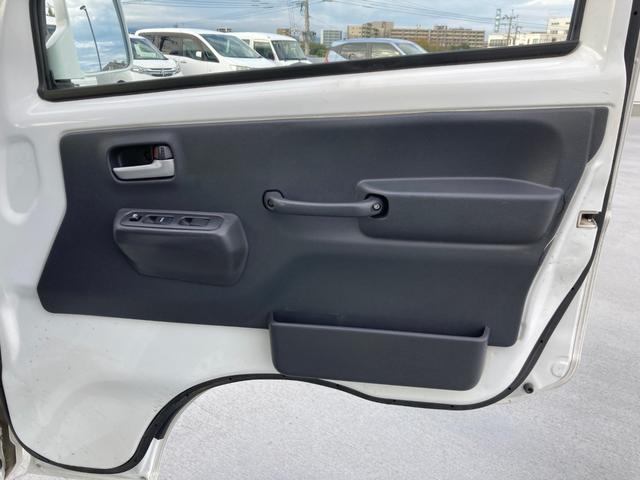 キャリイトラック ＫＣスペシャル　デュアルカメラサポート　ＡＣ　ＰＳ　パワーウィンド　エアバック　横滑り防止装置　オートハイビーム　車線逸脱防止　キーレス　ＡＢＳ　両席エアバッグ（4枚目）