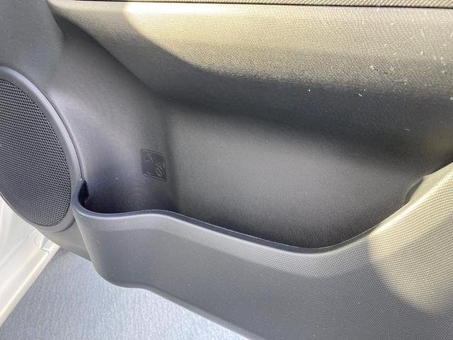 アクア Sスタイルブラック 車線逸脱アラート ECOモード バックモニタ- 地デジフルセグ ナビTV イモビライザー スマートキープッシュスタート ETC付き Wエアバッグ キーフリ メモリーナビゲーション ドラレコ付き ABS(36枚目)