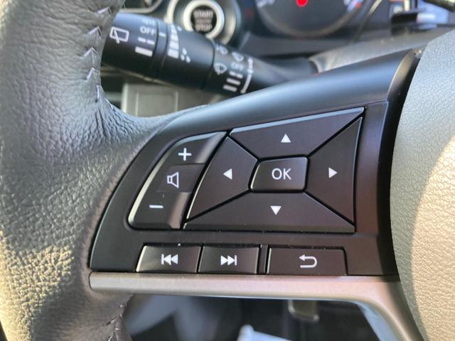 ステアリングスイッチが付いているので、ハンドルについているボタンでナビの切り替えや音量の調整ができます