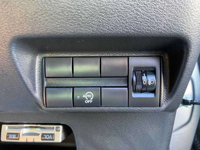 アイドリングストップも付いています。ヘットライトの高さの調整も出来て便利ですよ！