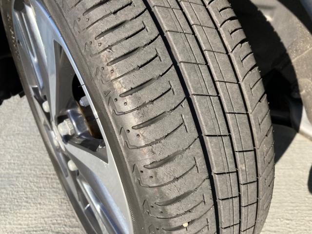 タイヤの溝はもちろん安心快適にお使い頂くためにタイヤのヒビやバルブからの空気漏れなどプロの目で確認させて頂きます。高速道路など頻繁にご利用されるお客様は事前にご相談下さい。希望で空気圧など設定します。