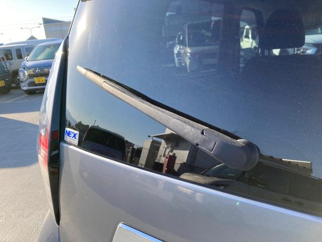 リアワイパーも付いているので、雨の日も後ろの視界を確保できます。