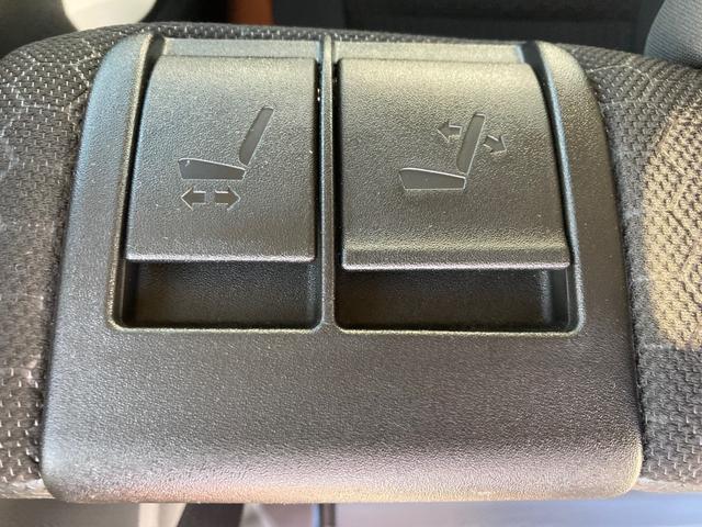 �㕔���Ȃ͌�납��O��ɃX���C�h�o���ĕ֗��ł��B