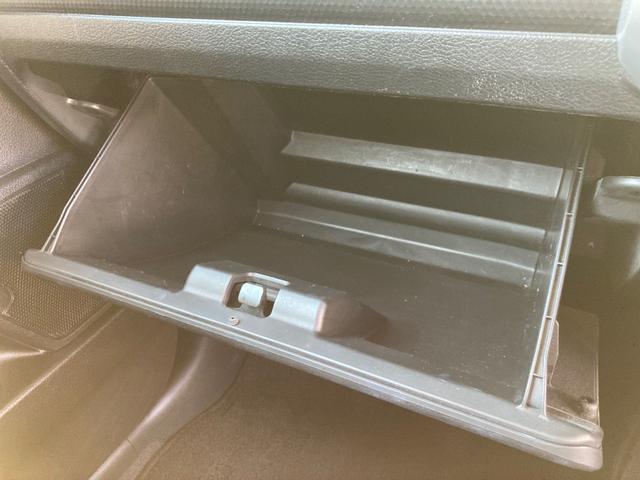 �傫�ȃO���[�u�{�b�N�X�Ȃ̂ŁA�F�X�����܂��B