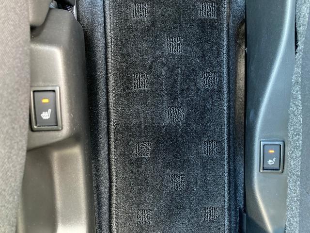 デリカＤ：２ ハイブリッドＭＺ　オートハイビーム　衝突被害軽減ブレーキ　アダプティブクルーズコントロール　スマートキー＆プッシュスタート　両側パワースライドドア　フルセグＴＶ　ＤＶＤ　シートヒーター　ナビＴＶ　コーナーセンサー（4枚目）