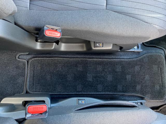 デリカＤ：２ ハイブリッドＭＺ　オートハイビーム　衝突被害軽減ブレーキ　アダプティブクルーズコントロール　スマートキー＆プッシュスタート　両側パワースライドドア　フルセグＴＶ　ＤＶＤ　シートヒーター　ナビＴＶ　コーナーセンサー（5枚目）