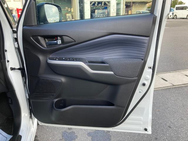 デリカＤ：２ ハイブリッドＭＺ　オートハイビーム　衝突被害軽減ブレーキ　アダプティブクルーズコントロール　スマートキー＆プッシュスタート　両側パワースライドドア　フルセグＴＶ　ＤＶＤ　シートヒーター　ナビＴＶ　コーナーセンサー（23枚目）