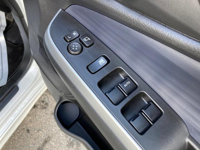 デリカＤ：２ ハイブリッドＭＺ　オートハイビーム　衝突被害軽減ブレーキ　アダプティブクルーズコントロール　スマートキー＆プッシュスタート　両側パワースライドドア　フルセグＴＶ　ＤＶＤ　シートヒーター　ナビＴＶ　コーナーセンサー（24枚目）