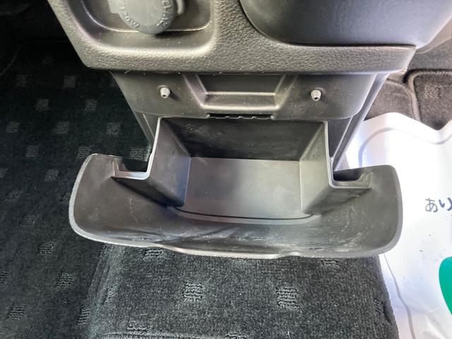 デリカＤ：２ ハイブリッドＭＺ　オートハイビーム　衝突被害軽減ブレーキ　アダプティブクルーズコントロール　スマートキー＆プッシュスタート　両側パワースライドドア　フルセグＴＶ　ＤＶＤ　シートヒーター　ナビＴＶ　コーナーセンサー（39枚目）