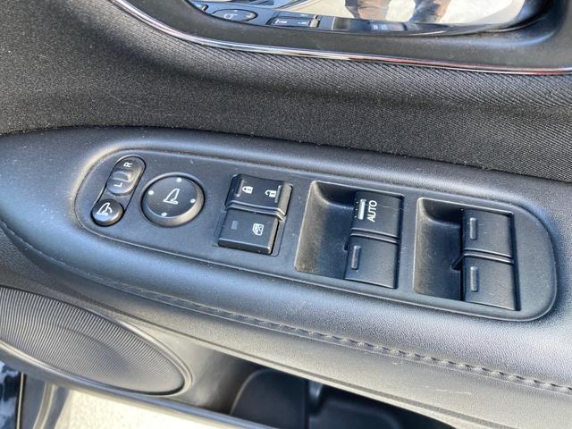 ヴェゼル X・ホンダセンシング ワンセグ Rカメラ Wエアバッグ アクティブクルーズコントロール オートエアコン 衝突軽減ブレ-キ パワステ Dレコ アルミ スマートキーシステム 横滑り防止機能 パワーウインドウ TVナビ ABS(4枚目)