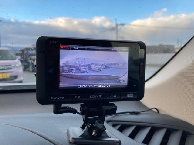 ������̎��Ɉ��S�̃h���C�u���R�[�_�[���t���Ă���̂ŁA�؋��Ƃ��ĉ摜���c���܂���I