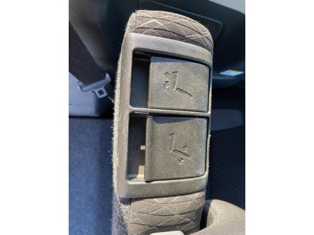 �㕔���Ȃ͌�납��O��ɃX���C�h�o���ĕ֗��ł��B