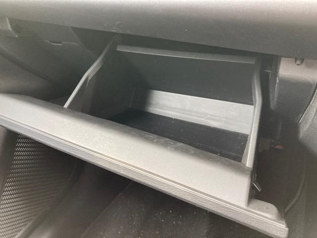 �傫�ȃO���[�u�{�b�N�X�Ȃ̂ŁA�F�X�����܂��B