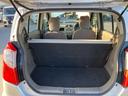 荷室も広々してます。荷物に応じてシートアレンジができます。リアワイパーも付いてますので雨の日も後ろの視界を確保できます。