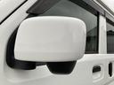 サイドミラーカバーもきれいにしております。