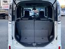 後席の背もたれを倒せば大きな荷物も収納可能。アレンジ多彩な空間をご自由に楽しまれて下さい。