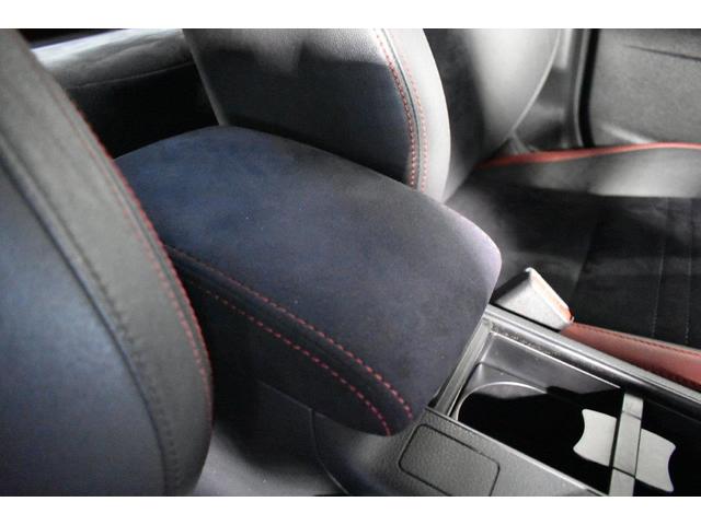 ＷＲＸ ＳＴＩ Ｔｙｐｅ　Ｓ　ＳＴＩエアロ・左右独立温度調整機能付きフルオートエアコン・大型トランクスポイラー（28枚目）