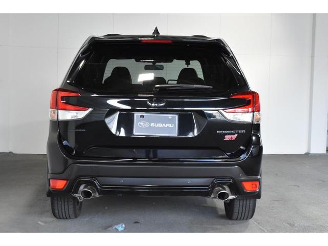 フォレスター ＳＴＩスポーツ　ワンオーナー　Ｅ型モデル　左サイドカメラ・左右独立温度調整機能付きフルオートエアコン装備・レザーシート・シートヒーター・パドルシフト機能・１８インチアルミホイール（5枚目）