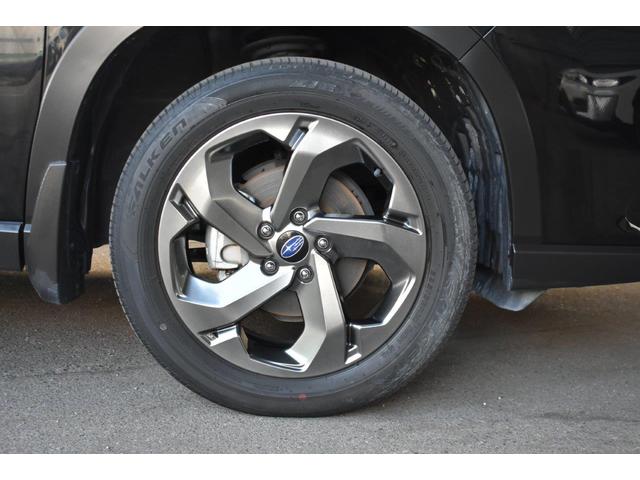 フォレスター ＳＴＩスポーツ　ワンオーナー　Ｅ型モデル　左サイドカメラ・左右独立温度調整機能付きフルオートエアコン装備・レザーシート・シートヒーター・パドルシフト機能・１８インチアルミホイール（15枚目）