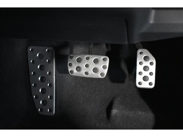 フォレスター ＳＴＩスポーツ　ワンオーナー　Ｅ型モデル　左サイドカメラ・左右独立温度調整機能付きフルオートエアコン装備・レザーシート・シートヒーター・パドルシフト機能・１８インチアルミホイール（23枚目）