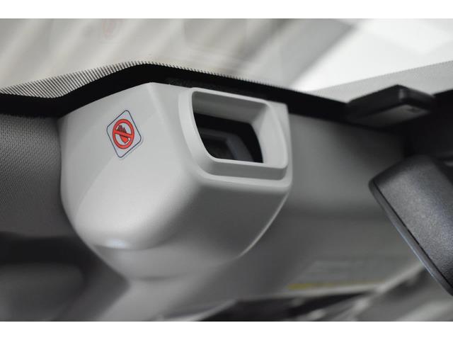 フォレスター Ｐｒｅｍｉｕｍ　ＥｙｅＳｉｇｈｔ搭載車　ワンオーナー　フロントカメラ・左サイドカメラ・左右独立温度調整機能付きフルオートエアコン装備・パドルシフト機能・アルミペダル・スマートリヤビューミラー・電動リヤゲート・サンルーフ・１８インチアルミホイール（3枚目）