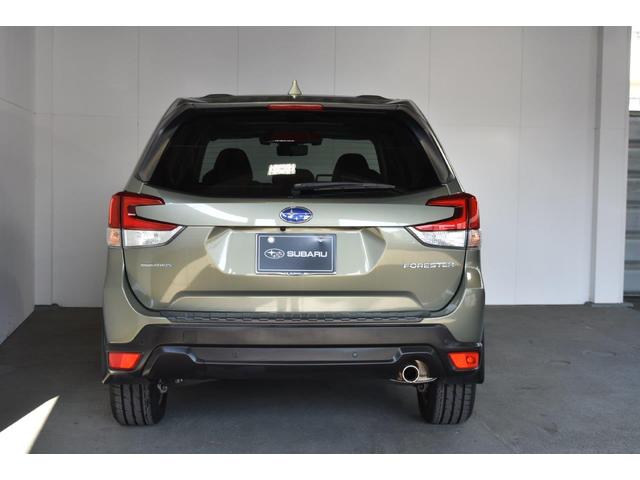 フォレスター Ｐｒｅｍｉｕｍ　ＥｙｅＳｉｇｈｔ搭載車　ワンオーナー　フロントカメラ・左サイドカメラ・左右独立温度調整機能付きフルオートエアコン装備・パドルシフト機能・アルミペダル・スマートリヤビューミラー・電動リヤゲート・サンルーフ・１８インチアルミホイール（11枚目）