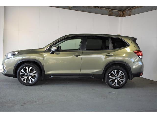 フォレスター Ｐｒｅｍｉｕｍ　ＥｙｅＳｉｇｈｔ搭載車　ワンオーナー　フロントカメラ・左サイドカメラ・左右独立温度調整機能付きフルオートエアコン装備・パドルシフト機能・アルミペダル・スマートリヤビューミラー・電動リヤゲート・サンルーフ・１８インチアルミホイール（13枚目）