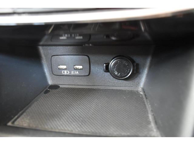 フォレスター Ｐｒｅｍｉｕｍ　ＥｙｅＳｉｇｈｔ搭載車　ワンオーナー　フロントカメラ・左サイドカメラ・左右独立温度調整機能付きフルオートエアコン装備・パドルシフト機能・アルミペダル・スマートリヤビューミラー・電動リヤゲート・サンルーフ・１８インチアルミホイール（26枚目）