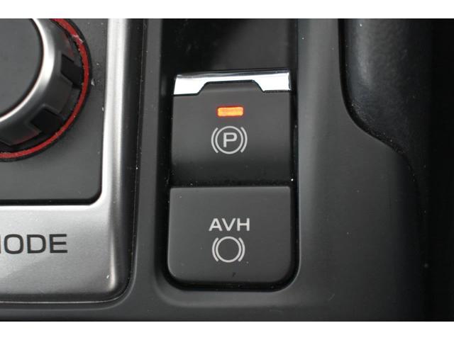 フォレスター Ｐｒｅｍｉｕｍ　ＥｙｅＳｉｇｈｔ搭載車　ワンオーナー　フロントカメラ・左サイドカメラ・左右独立温度調整機能付きフルオートエアコン装備・パドルシフト機能・アルミペダル・スマートリヤビューミラー・電動リヤゲート・サンルーフ・１８インチアルミホイール（29枚目）