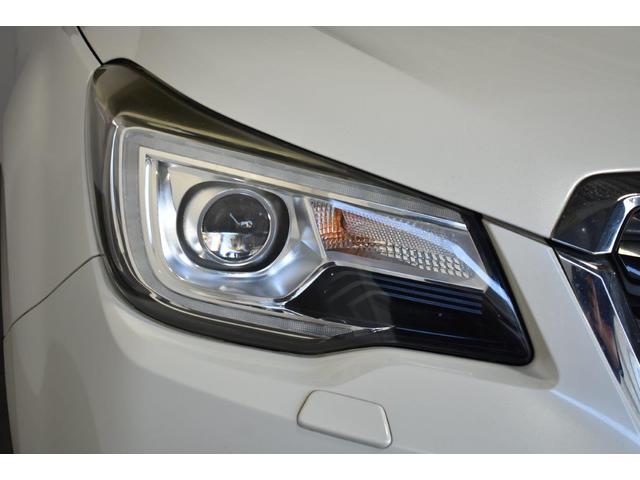 ＬＥＤヘッドライトで夜間の運転も安心です