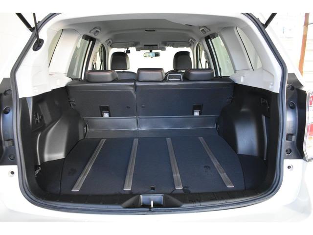 ラゲッジスペースも奥行があって容量あります。