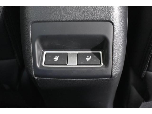 リヤシートヒーターを装備。早朝や寒い季節でも素早くシートを温めてくれるアイテムです。温度調整は２段階調整。