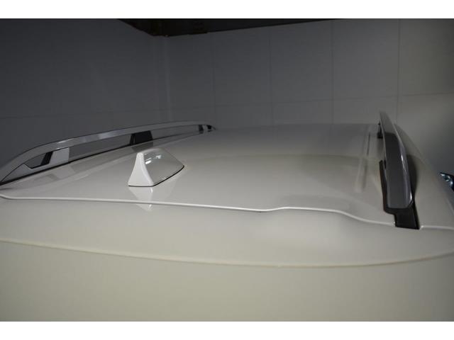 人気のルーフレール付※ベースキャリアも装着可能です。