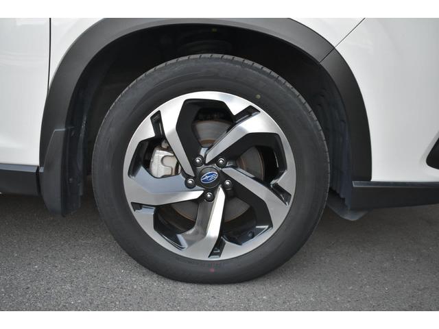 純正１８インチアルミホイール　タイヤサイズは２２５／５５Ｒ１８＊新品タイヤ４本交換無料（当社指定）