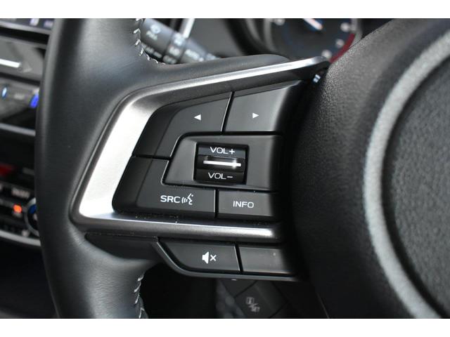 ステアリングリモコン付ですのでより安全にナビを操作できます。