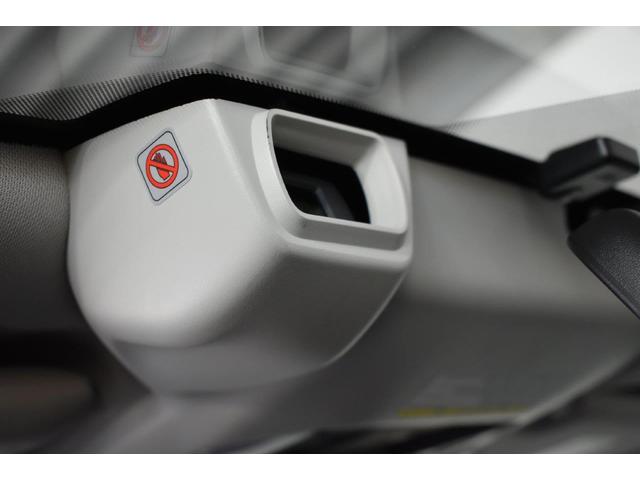 フロントガラスに取り付けられたステレオカメラがあなたの目となって危険から守ります☆彡