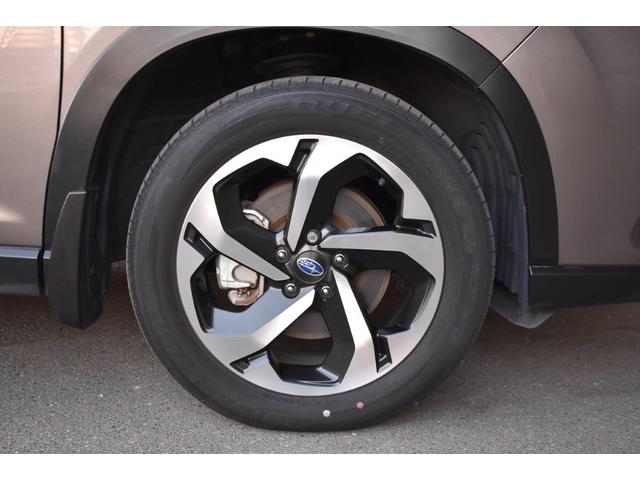 フォレスター アドバンス ワンオーナー E型モデル フロントカメラ・左サイドカメラ・左右独立温度調整機能付きフルオートエアコン装備・パドルシフト機能・レザーシート・フロントパワーシート・スマートリヤビューミラー・電動リヤゲート・18インチアルミホイール(12枚目)