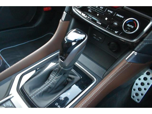 フォレスター アドバンス ワンオーナー E型モデル フロントカメラ・左サイドカメラ・左右独立温度調整機能付きフルオートエアコン装備・パドルシフト機能・レザーシート・フロントパワーシート・スマートリヤビューミラー・電動リヤゲート・18インチアルミホイール(24枚目)