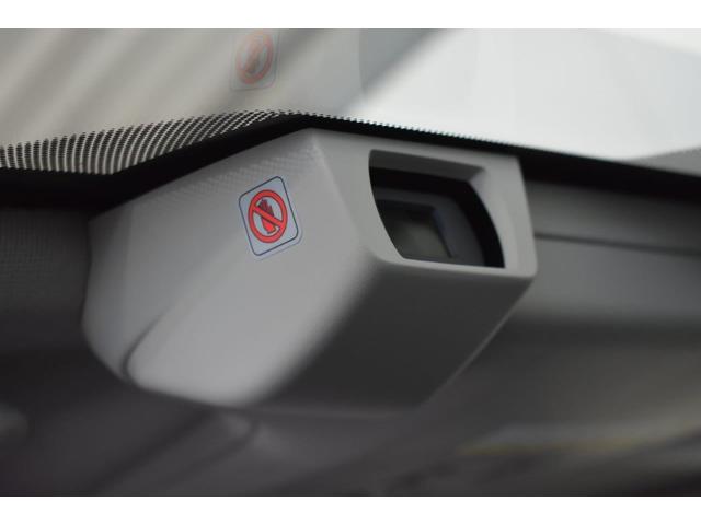 フロントガラスに取り付けられたステレオカメラがあなたの目となって危険から守ります☆彡