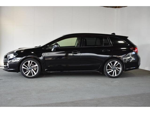 スバルの４ＷＤ（ＡＷＤ）は直進安定性に優れ、日常走行から高速走行まで、さまざまなシーンで安心感に満ちた走りが愉しめます。それは悪路や泥道など左右のタイヤの路面状況が異なるシーンでも変わりません。