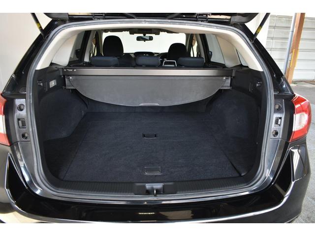 ラゲッジスペースも奥行があって容量あります。