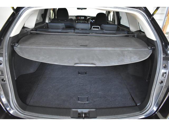 トノカバーを使えばトランク内の荷物が隠せ、プライバシーを守れます。