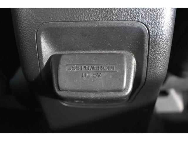 後部座席用にもＵＳＢ充電口が２つございます