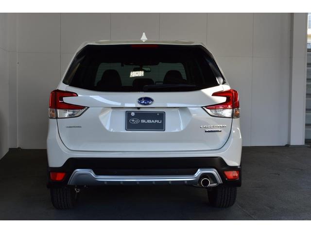 フォレスター アドバンス　ワンオーナー　フロントカメラ・左サイドカメラ・左右独立温度調整機能付きフルオートエアコン装備・パドルシフト機能・フロントパワーシート・シート＆ステアリングヒーター・１８インチアルミホイール（8枚目）