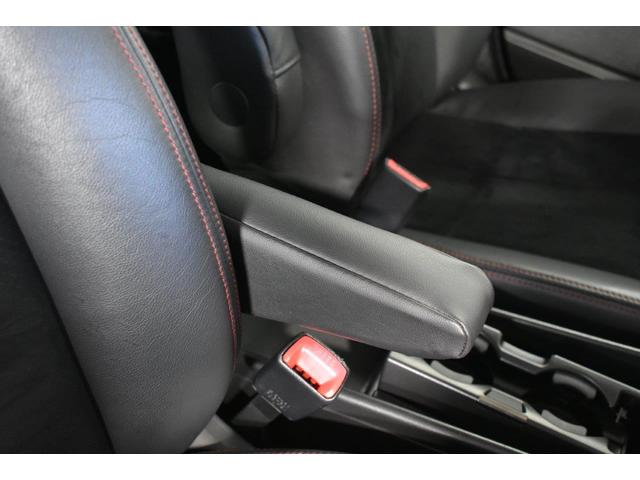 エクシーガ 2.5i spec.B EyeSight ワンオーナー車 左右独立温度調整機能付きフルオートエアコン・パドルシフト・SIドライブ・3列シート・18インチアルミホイール(28枚目)