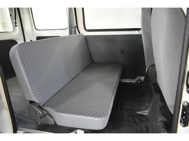 用途に合わせて使い分けられるセカンドシート！