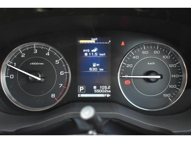 ブラック基調の文字盤と金属調のリングがスポーティさと先進感を演出するルミネセントメーターです